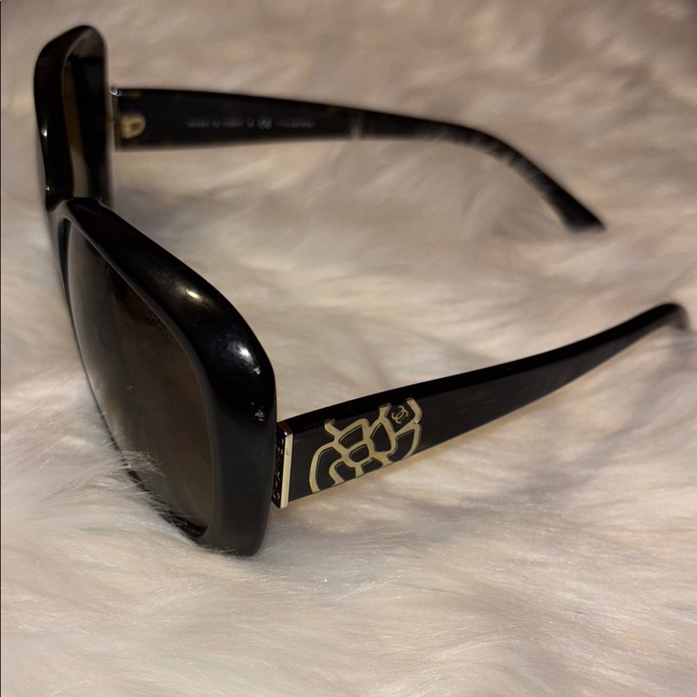 Chanel Camellia polarized sunglasses